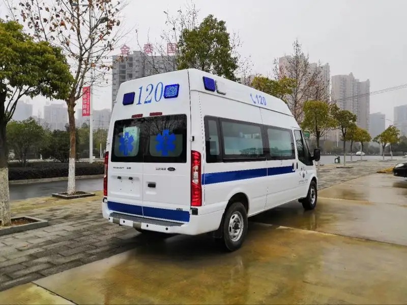 巴青县救护车转运